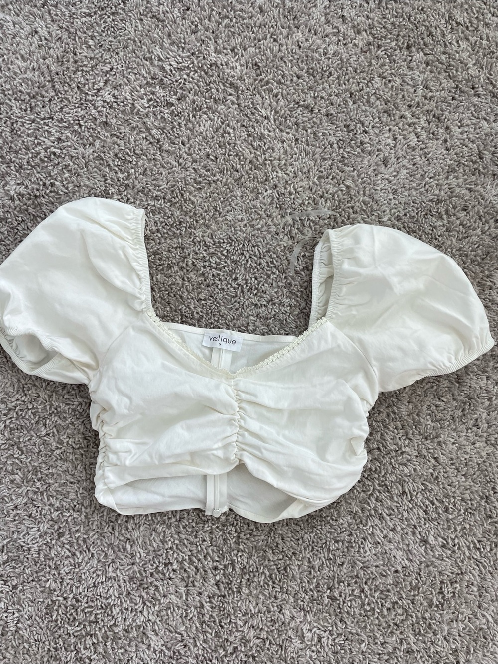 vestique White Puff Sleeve Ruched Crop Top